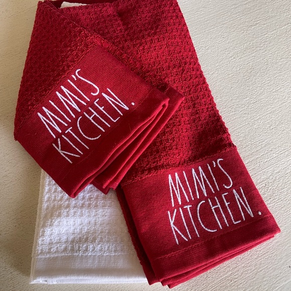 Rae Dunn set of three Mimi’s Kitchen red and white kitchen Valentines towels - Picture 1 of 3